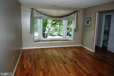 1516 Lowell Ct, Crofton, MD 21114 - photo 6