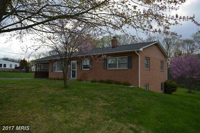 121 West St, Stephens City, VA 22655 - photo 2