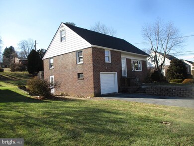 222 W 46th St, Reading, PA 19606 - photo 2