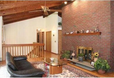 22 Marlboro St, Hudson, MA 01749 - photo 4