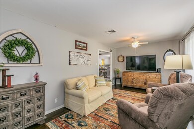 611 Graham St, Cleburne, TX 76033 - photo 4