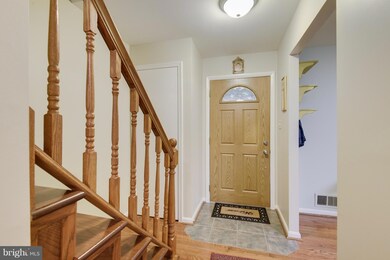 6867 Brian Michael Ct, Springfield, VA 22153 - photo 2