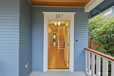 357 Garfield St, Seattle, WA 98109 - photo 4
