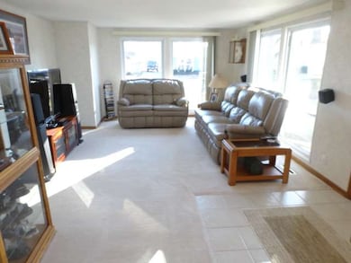 620 Santa fe Ave, Carpentersville, IL 60110 - photo 3