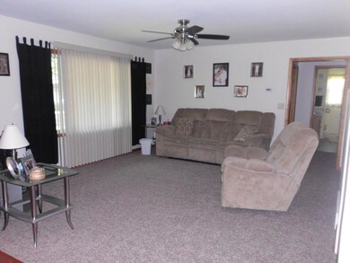 Living room v 1