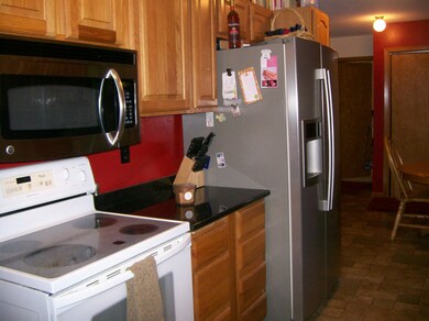 1123 S 16th St, Grand Forks, ND 58201 - photo 2