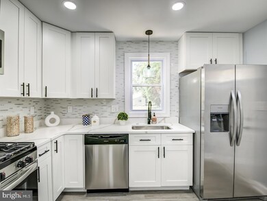 7715 Garrison Rd, Hyattsville, MD 20784 - photo 6