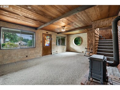 37564 Labiske Ln, Astoria, OR 97103 - photo 7