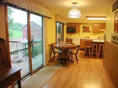 N8439 Smith Rd, Brooklyn, WI 53521 - photo 6