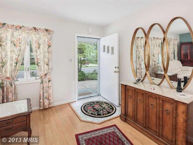 13702 Parkland Dr, Rockville, MD 20853 - photo 4