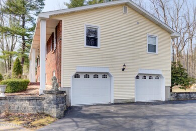 977 Avon Crest