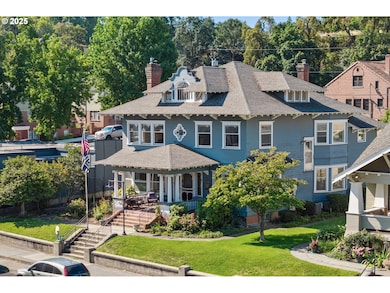 216 E 5th St, the Dalles, OR 97058 - photo 2