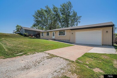 549 Washington St, Carson, IA 51525 - photo 2