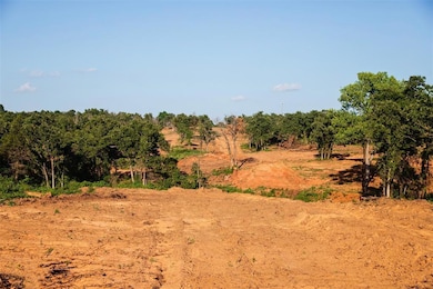 008 S Midwest Blvd, Guthrie, OK 73044 - photo 2