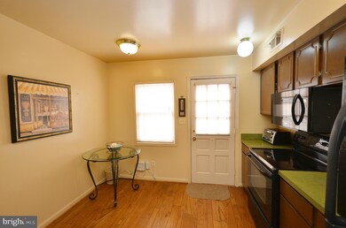 8403 Forrester Blvd, Springfield, VA 22152 - photo 5