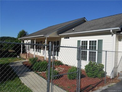 76 Lakewood Rd, Hendersonville, NC 28792 - photo 2