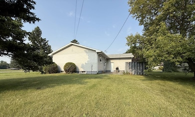 602 Harris Ct, Rolla, ND 58367 - photo 4