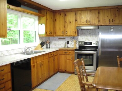 8 Hudson Ave, Hardwick, VT 05843 - photo 7