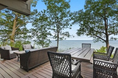 08_1501WaterSt_Unit25_66003_Deck_LowRes
