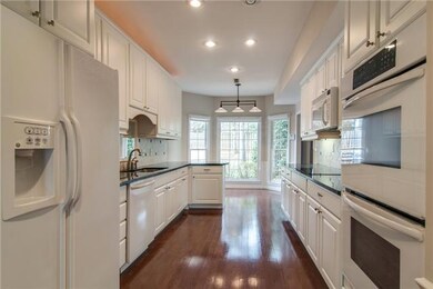 Updated eat-in Kitchen