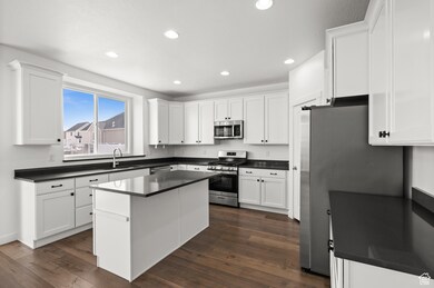 2542 N 3300 W, Clearfield, UT 84015 - photo 5