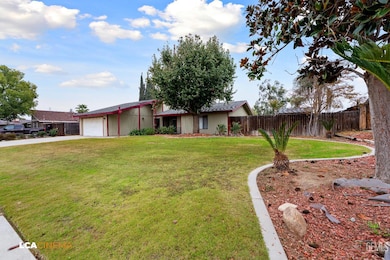 3313 Scottsbluff St, Bakersfield, CA 93312 - photo 4