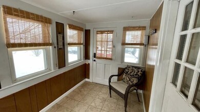 21 Pine St, Manchester, NH 03103 - photo 4