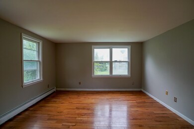 5 Veeder St, Schenectady, NY 12302 - photo 4