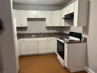 1301 E Green Dr, High Point, NC 27260 - photo 3