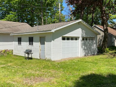 531 Broadway St, Niles, MI 49120 - photo 3