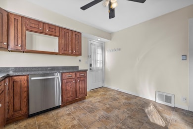 5506 35th Ave, Kenosha, WI 53144 - photo 6