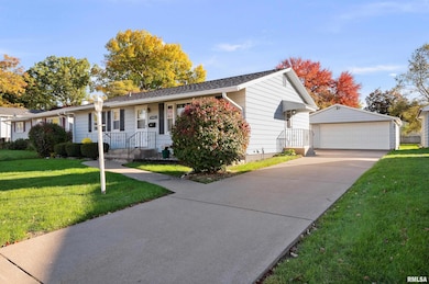 4226 26th Ave, Rock Island, IL 61201 - photo 2