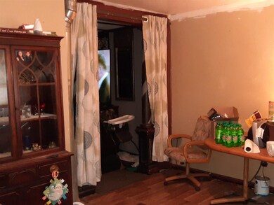 1011 McClyman St, Schenectady, NY 12307 - photo 3