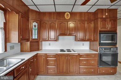 1129 Union St, Reading, PA 19604 - photo 5