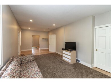 Main level unit living/dining