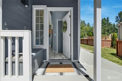 Festivals, coffee shops, & awesome restaurants provide a small town vibe w/ all the modern conveniences.