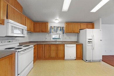 2208 Lara Ln, Central Point, OR 97502 - photo 7