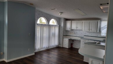 111 Orchid View Dr unit 109, Parrish, FL 34219 - photo 2