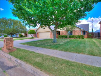 2316 Eastridge Cir, Moore, OK 73160 - photo 2