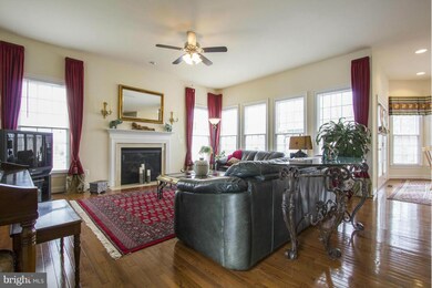 9000 Adams Chase Cir, Lorton, VA 22079 - photo 4