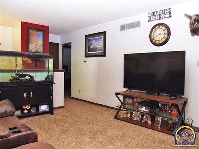 2520 SW Buchanan St, Topeka, KS 66611 - photo 5