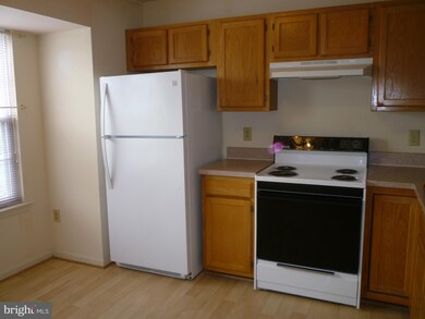 4132 Applegate Ct, Suitland, MD 20746 - photo 5