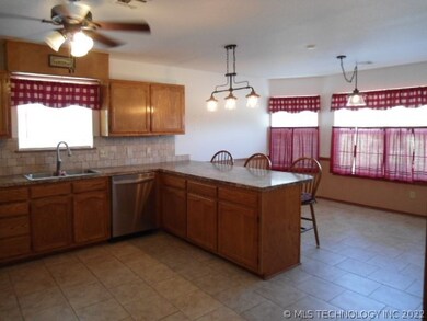 9360 S 241st East Ave, Broken Arrow, OK 74014 - photo 5