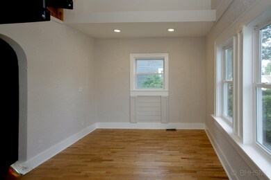 510 elmhurst-103