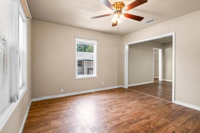 1018 Dubois St, Denison, TX 75020 - photo 6