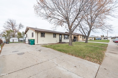 106 11th St NW, Mandan, ND 58554 - photo 2