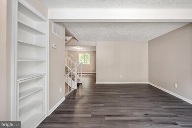 3608 Wharf Ln, Triangle, VA 22172 - photo 6