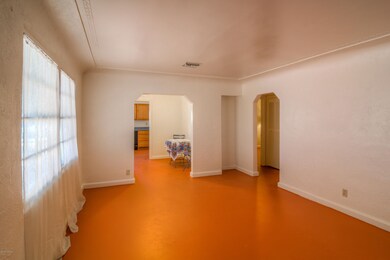 6 Living Room photo a