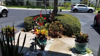 255 Capri Cir N unit 17, Treasure Island, FL 33706 - photo 3