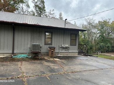 704 Idlewood Dr unit 1, Wewahitchka, FL 32465 - photo 4